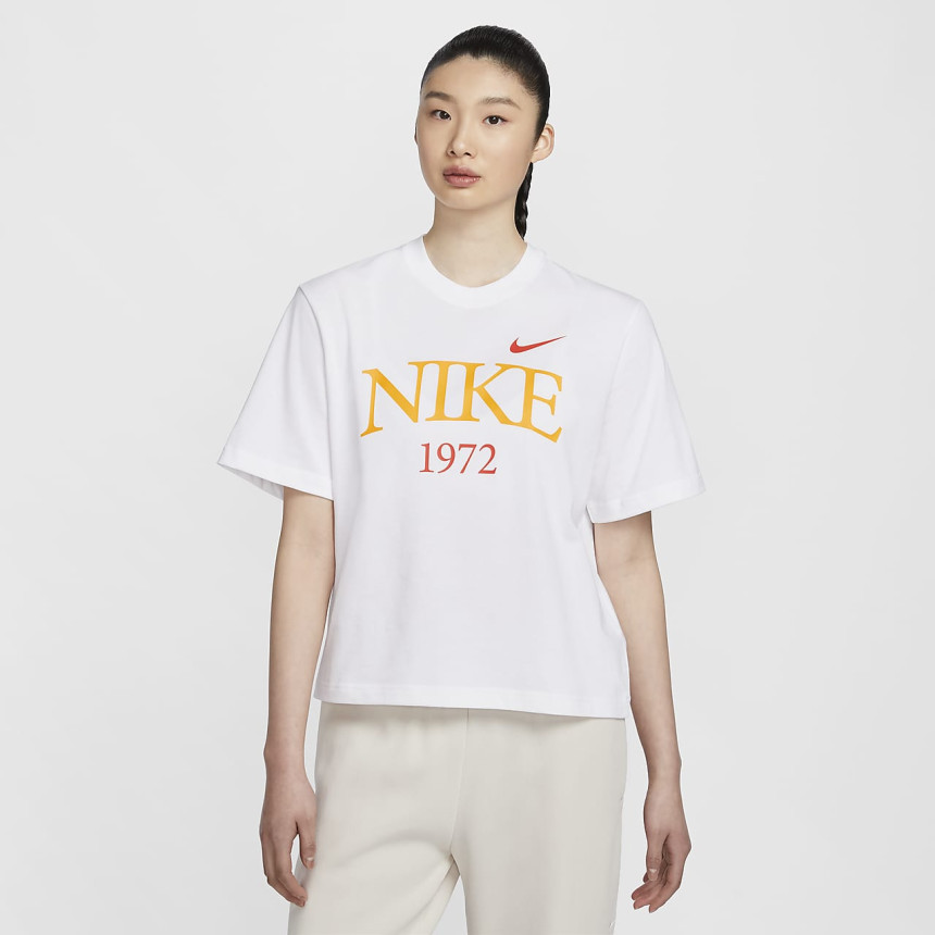 [해외] 나이키 1972 스포츠웨어 클래식 티셔츠 반팔티 화이트 FQ6601-101