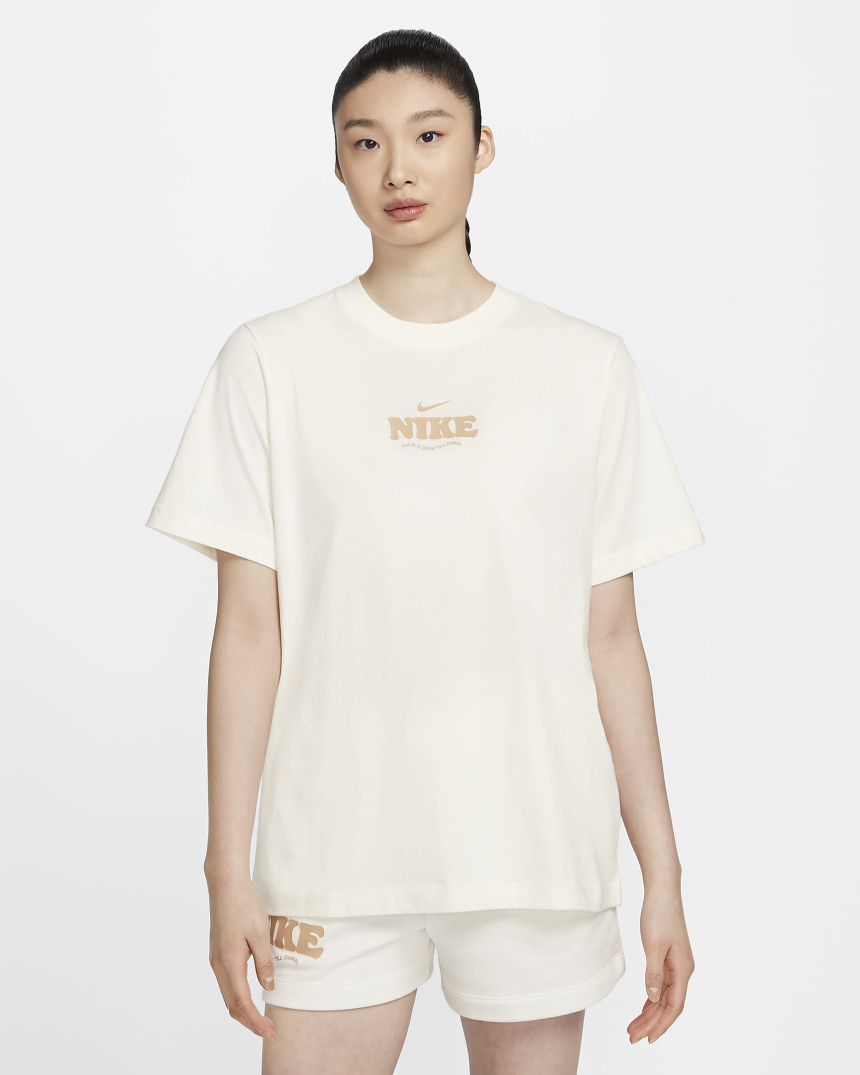 [해외] 나이키 스포츠웨어 에센셜 반팔 티셔츠 네추럴 퍼플 HF6180-133 HF6180-517