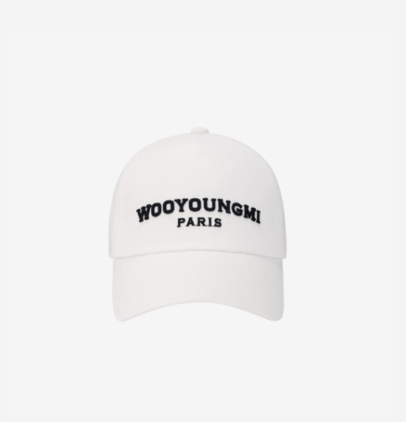 [해외] 우영미 블랙 엠브로이드 로고 볼캡 화이트 Wooyoungmi Black Embroidered Logo Ball Cap White